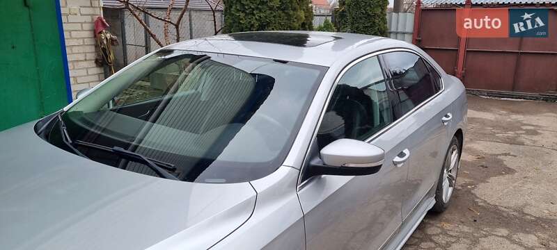 Седан Volkswagen Passat 2014 в Киеве