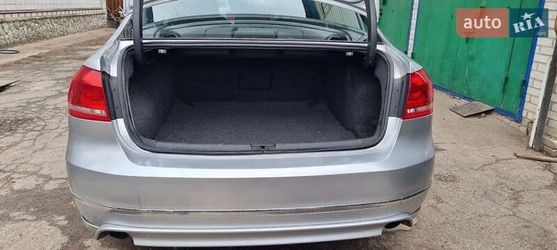 Седан Volkswagen Passat 2014 в Киеве