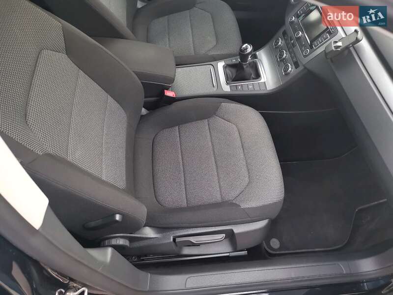 Универсал Volkswagen Passat 2012 в Хмельницком