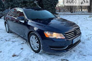 Седан Volkswagen Passat 2012 в Днепре