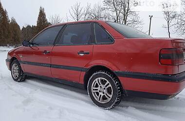 Седан Volkswagen Passat 1995 в Бучаче