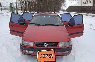 Седан Volkswagen Passat 1995 в Бучаче