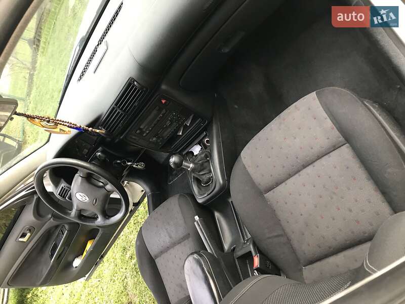 Универсал Volkswagen Passat 1999 в Тячеве