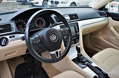 Седан Volkswagen Passat 2012 в Киеве