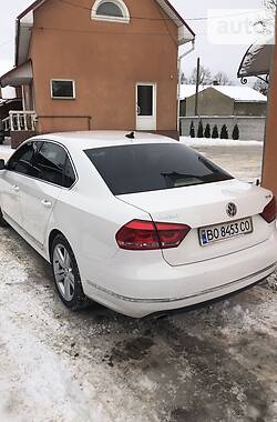 Седан Volkswagen Passat 2012 в Ивано-Франковске