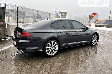 Седан Volkswagen Passat 2016 в 