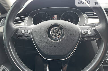 Седан Volkswagen Passat 2016 в 