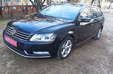 Універсал Volkswagen Passat 2011 в Чернівцях