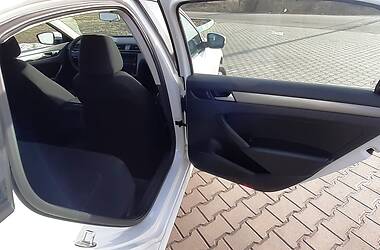 Седан Volkswagen Passat 2014 в Раздельной