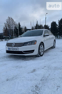 Седан Volkswagen Passat 2012 в Тернополі