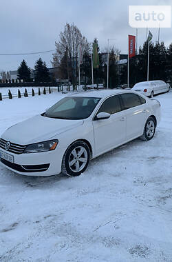 Седан Volkswagen Passat 2012 в Тернополі