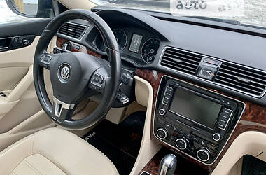 Седан Volkswagen Passat 2012 в Днепре