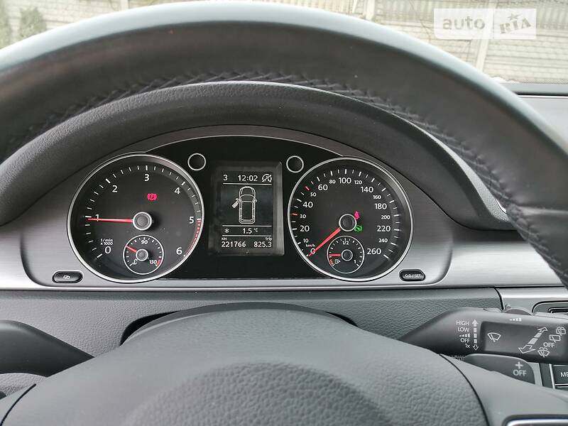 Універсал Volkswagen Passat 2012 в Луцьку