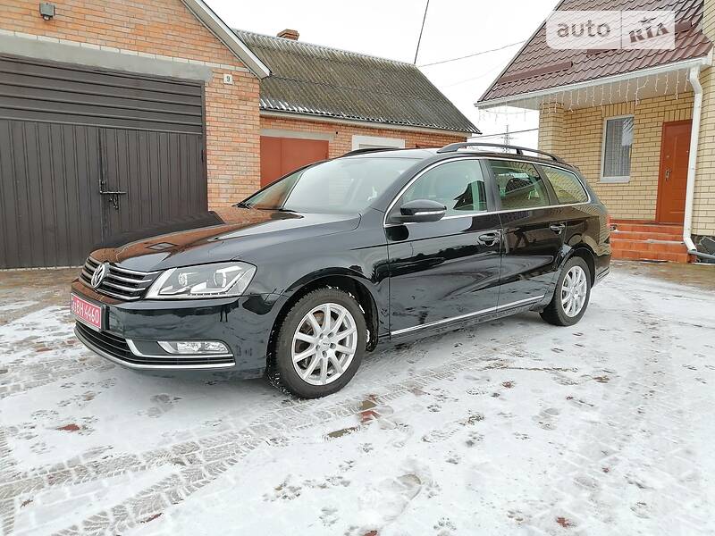 Універсал Volkswagen Passat 2012 в Луцьку