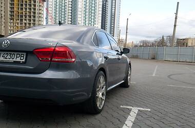 Седан Volkswagen Passat 2013 в Одессе