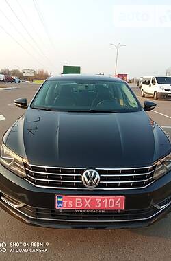 Седан Volkswagen Passat 2015 в Луцке