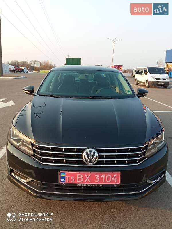 Седан Volkswagen Passat 2015 в 