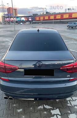 Седан Volkswagen Passat 2016 в Киеве