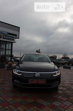 Седан Volkswagen Passat 2017 в Виннице