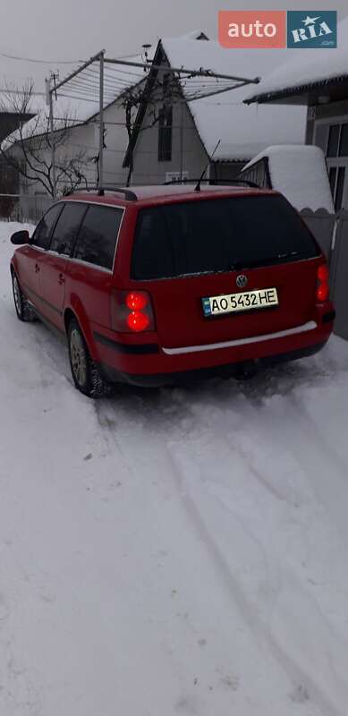 Универсал Volkswagen Passat 2004 в Хусте