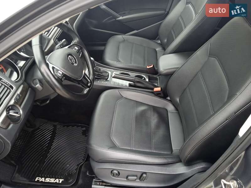 Седан Volkswagen Passat 2015 в Киеве