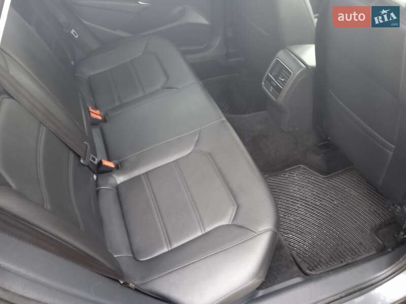 Седан Volkswagen Passat 2015 в Киеве