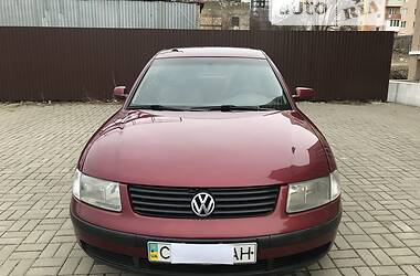 Седан Volkswagen Passat 1998 в Черновцах