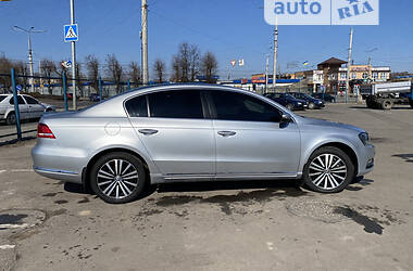 Седан Volkswagen Passat 2012 в Виннице