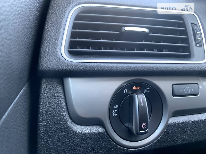 Седан Volkswagen Passat 2015 в Хмельницком
