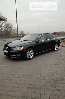 Седан Volkswagen Passat 2012 в Киеве