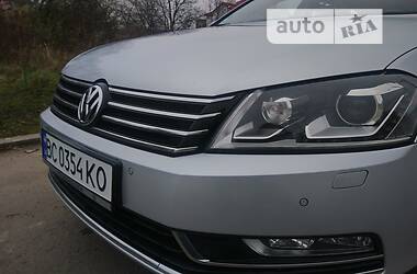 Універсал Volkswagen Passat 2013 в Львові