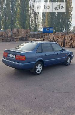 Седан Volkswagen Passat 1996 в Черкасах