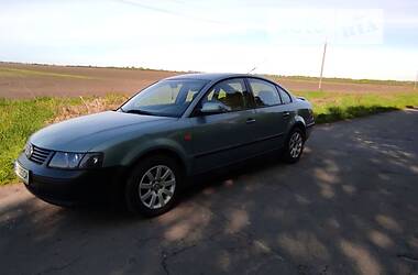 Седан Volkswagen Passat 1998 в Хмельницком