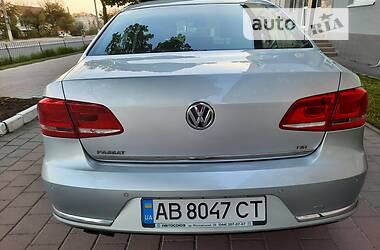 Седан Volkswagen Passat 2011 в Виннице