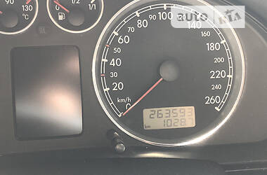 Универсал Volkswagen Passat 2001 в Литине