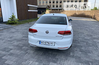 Седан Volkswagen Passat 2016 в Тячеві