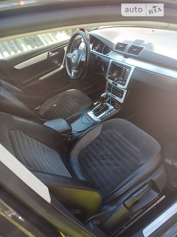 Универсал Volkswagen Passat 2011 в Старом Самборе