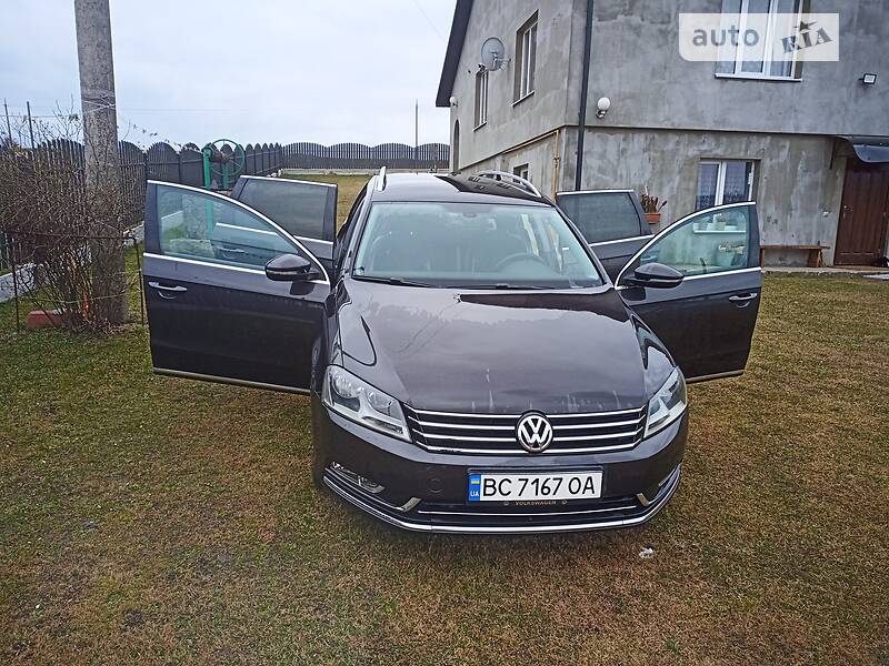 Универсал Volkswagen Passat 2011 в Старом Самборе