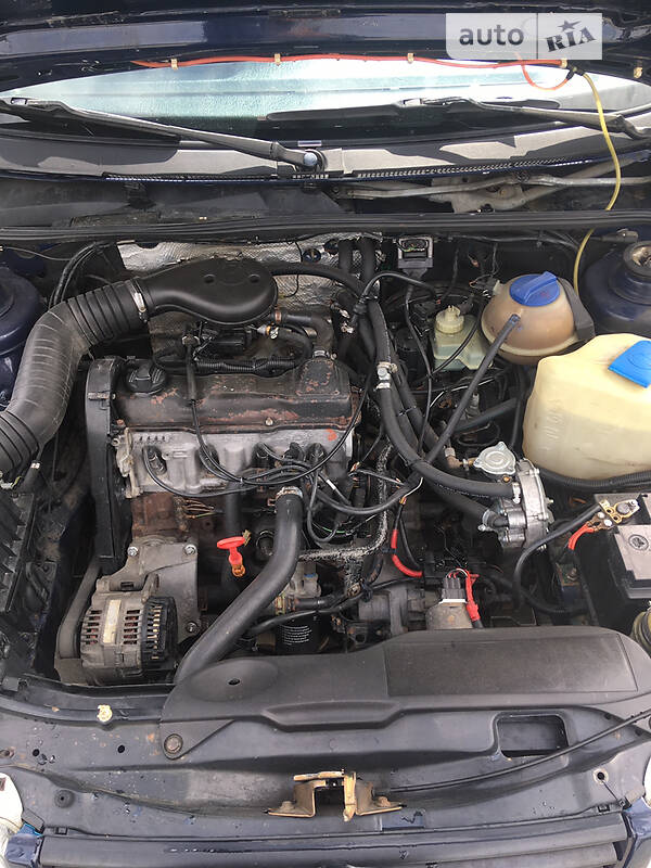 Седан Volkswagen Passat 1995 в Теребовле
