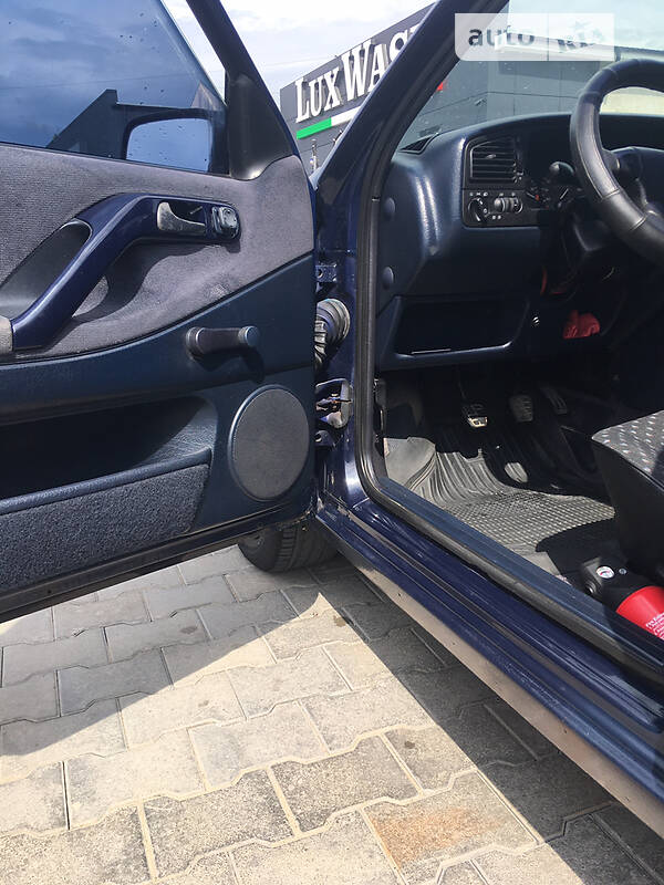 Седан Volkswagen Passat 1995 в Теребовле