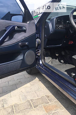 Седан Volkswagen Passat 1995 в 
