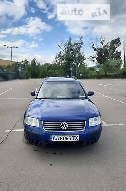 Универсал Volkswagen Passat 2000 в Киеве