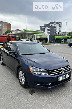 Седан Volkswagen Passat 2013 в Ивано-Франковске