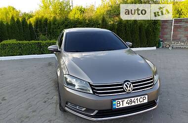 Седан Volkswagen Passat 2011 в Підволочиську