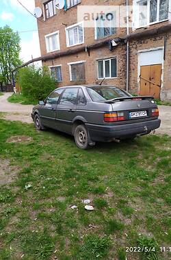 Седан Volkswagen Passat 1990 в Коростене