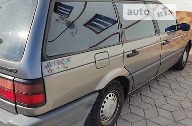 Универсал Volkswagen Passat 1993 в Глыбокой