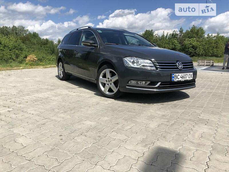 Универсал Volkswagen Passat 2012 в Стрые
