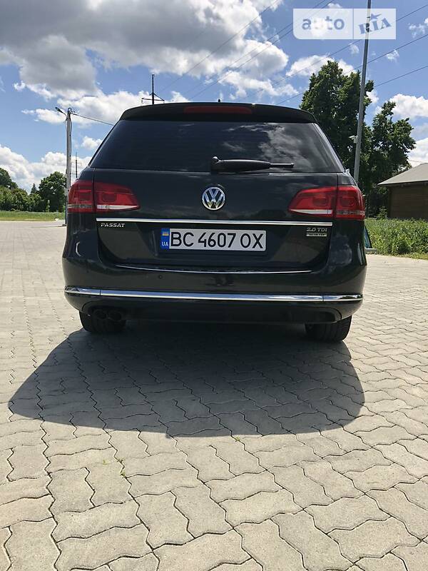 Универсал Volkswagen Passat 2012 в Стрые