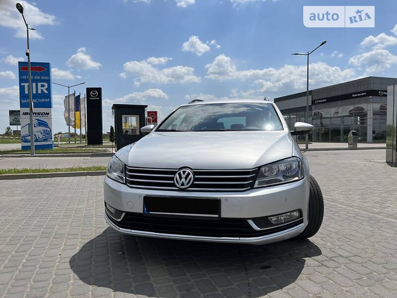 Універсал Volkswagen Passat 2012 в Мукачевому