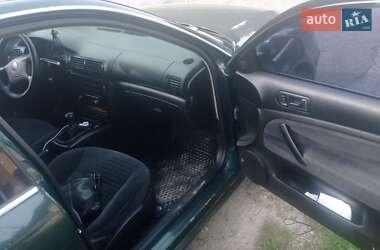 Седан Volkswagen Passat 2001 в 